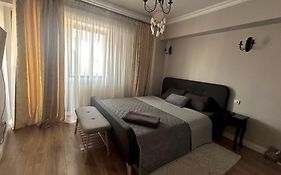 Georgiana'S Central Apartment